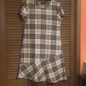 Black/white ruffle dress